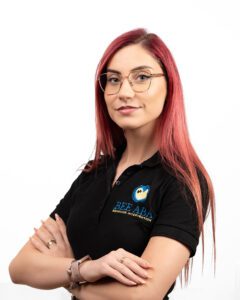Portret simplu fundal alb
